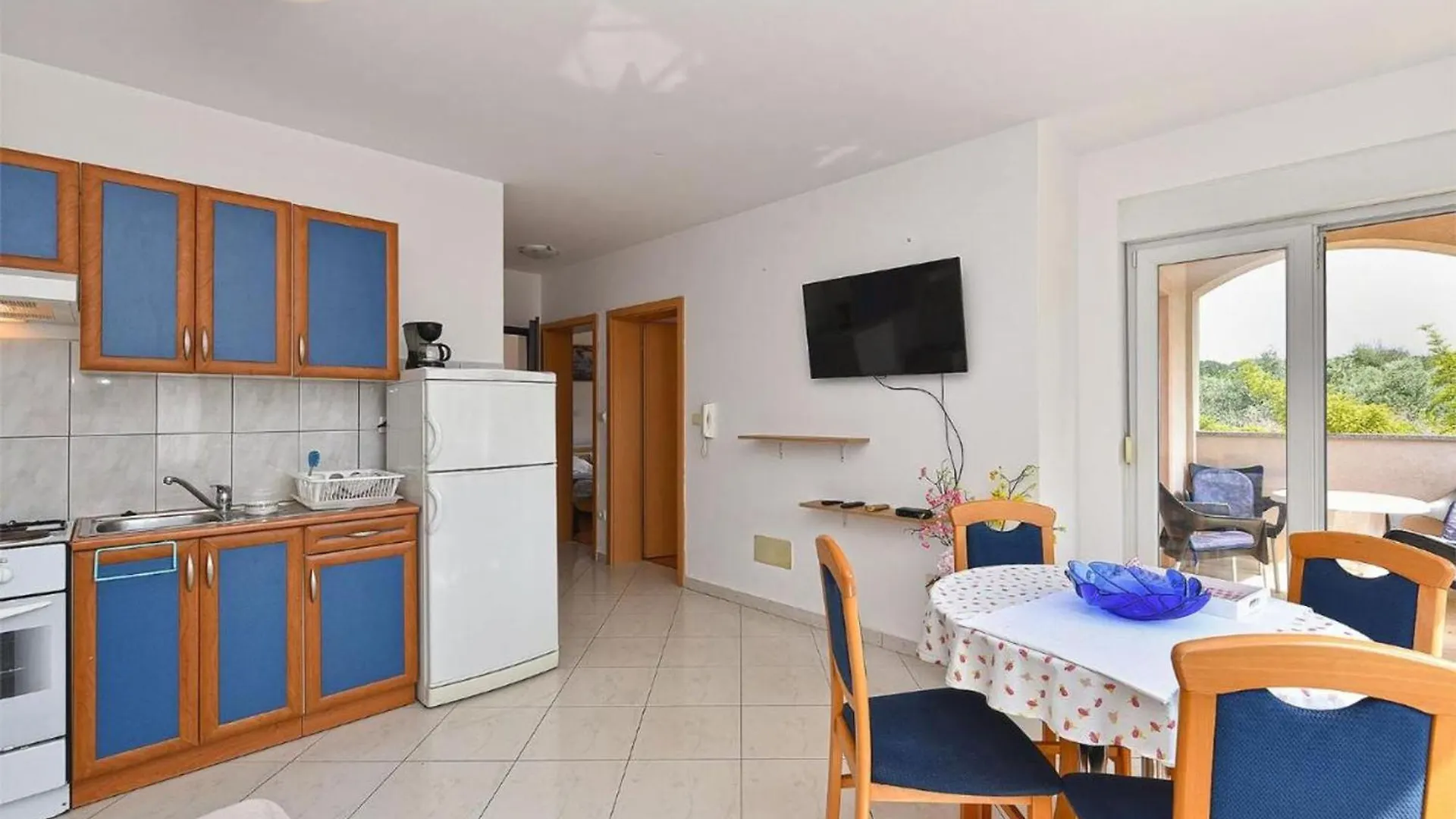 Bright Apartment In Medolino