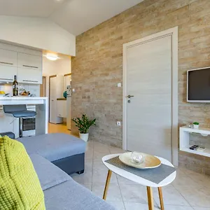 Apartment Denis 2, Medulin